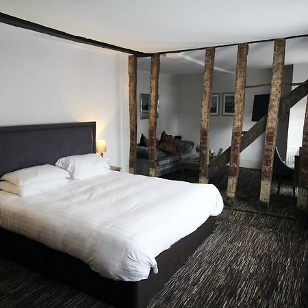 The Saracens Head Hotel Грейт-Данмоу Экстерьер фото