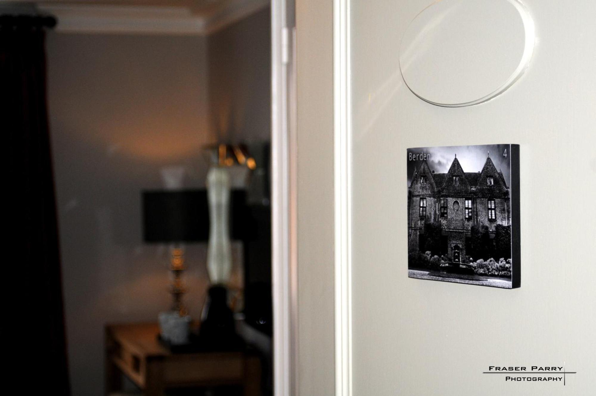 The Saracens Head Hotel Грейт-Данмоу Экстерьер фото