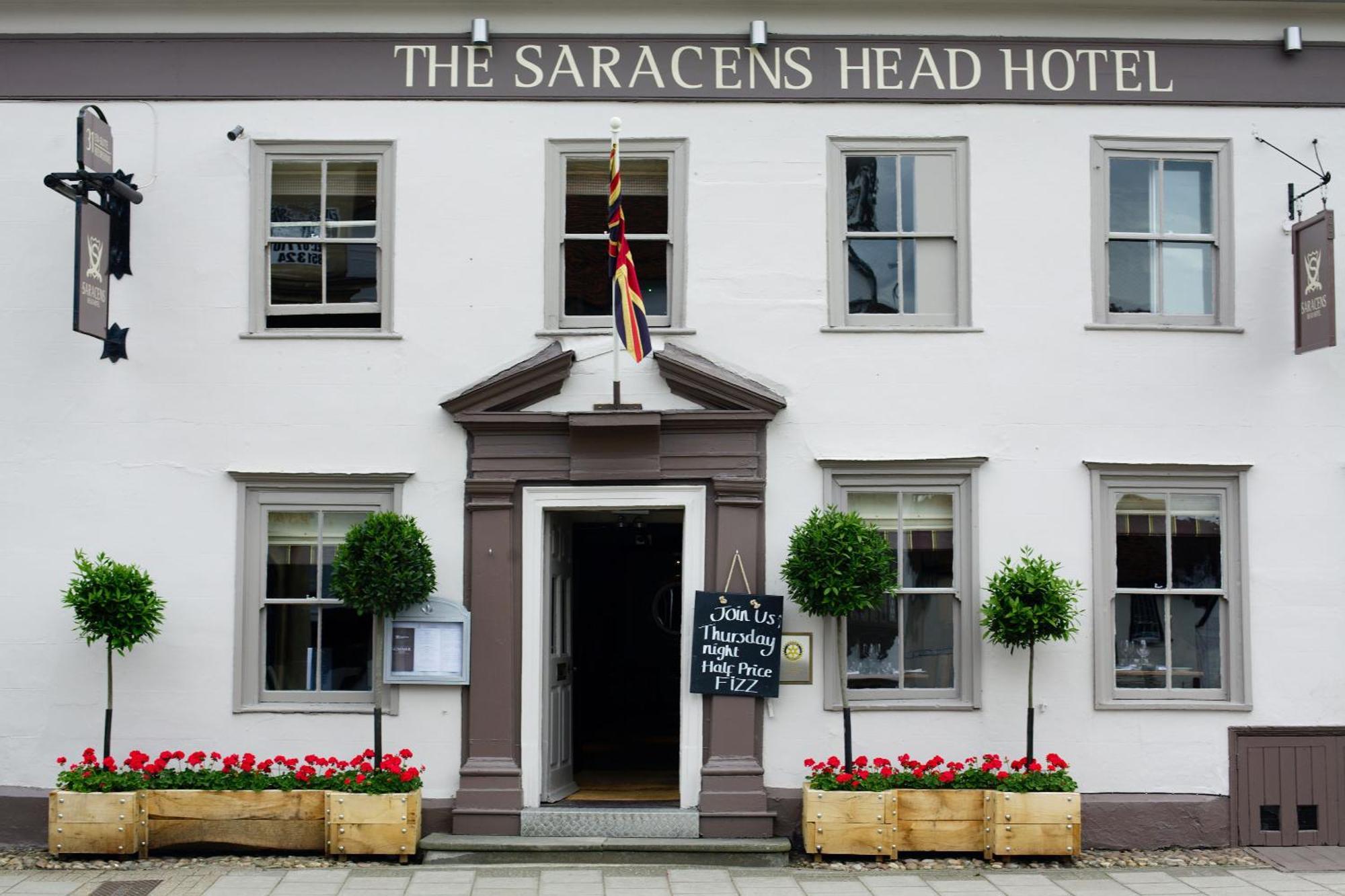 The Saracens Head Hotel Грейт-Данмоу Экстерьер фото