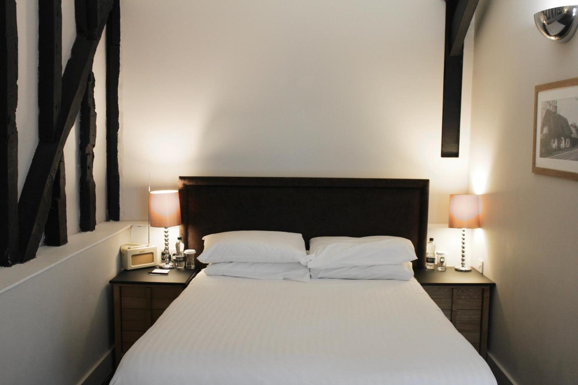 The Saracens Head Hotel Грейт-Данмоу Экстерьер фото