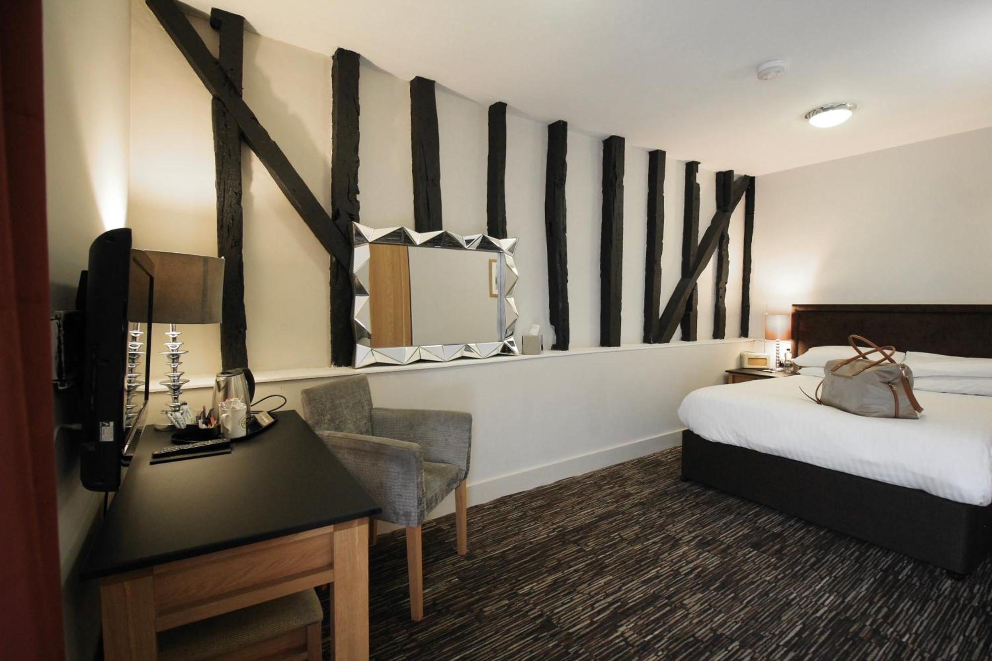 The Saracens Head Hotel Грейт-Данмоу Экстерьер фото
