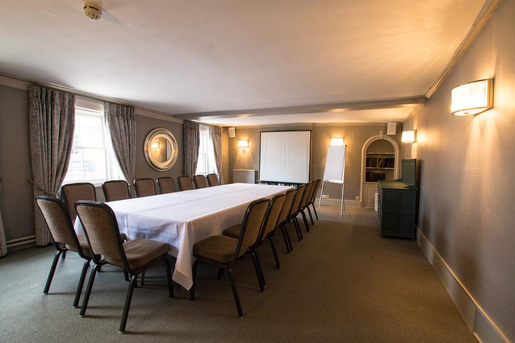 The Saracens Head Hotel Грейт-Данмоу Экстерьер фото