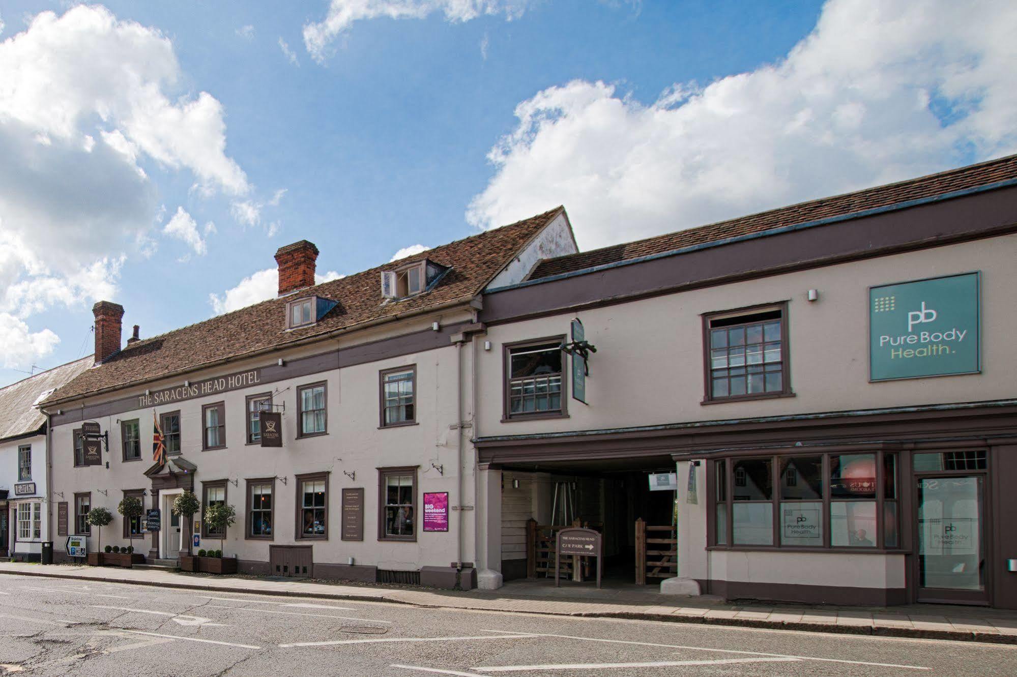 The Saracens Head Hotel Грейт-Данмоу Экстерьер фото