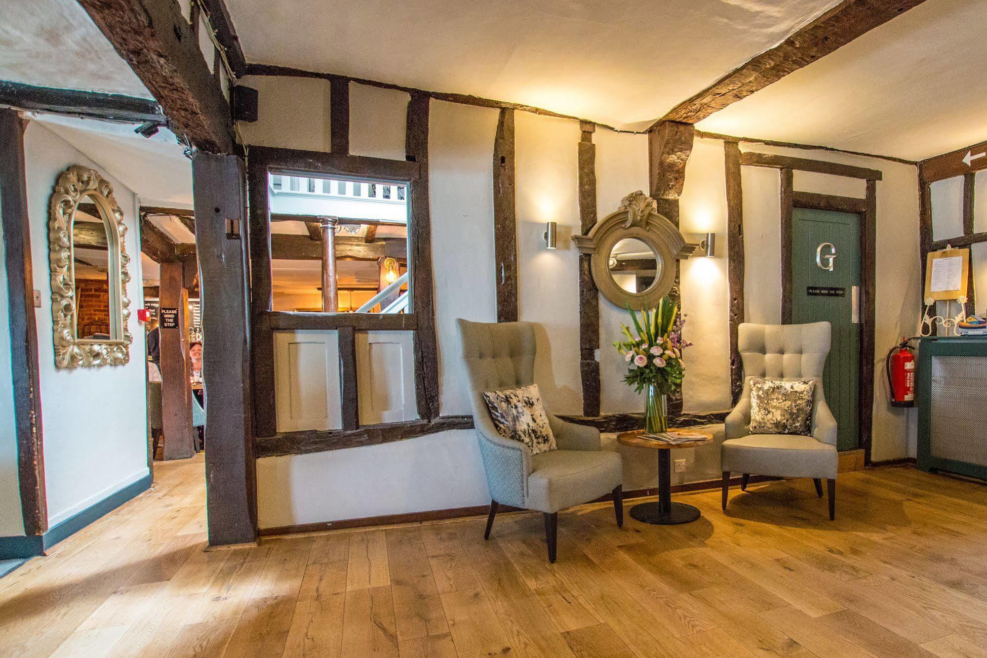 The Saracens Head Hotel Грейт-Данмоу Экстерьер фото